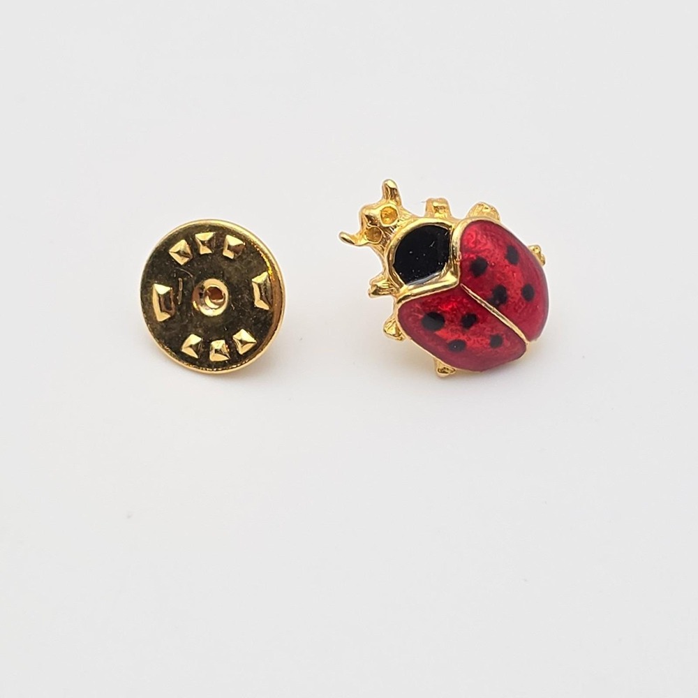 Vintage Lady Bug Pin Brooch Tie Tack Lapel Pin Red & Black Enamel Gold Tone